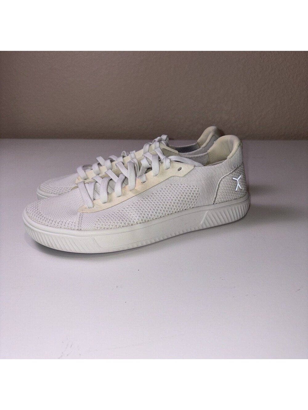 Flux Adapt Women’s 9 Men’s 7.5 White Knit Training Shoes Sneakers Comfort